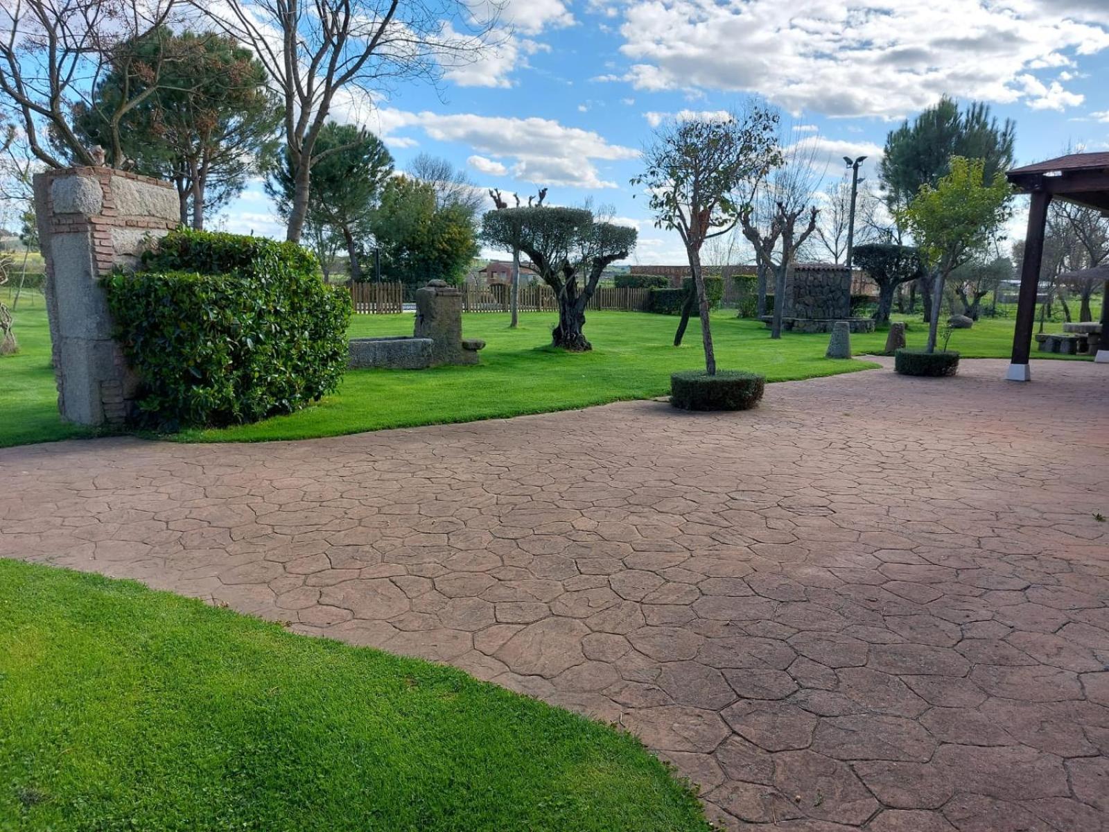 Complejo Rural La Badia Villa Lucillos Exterior photo